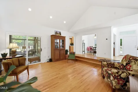 215 E Deer Run Apex NC 27523