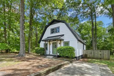 238 E Vance Zebulon NC 27597