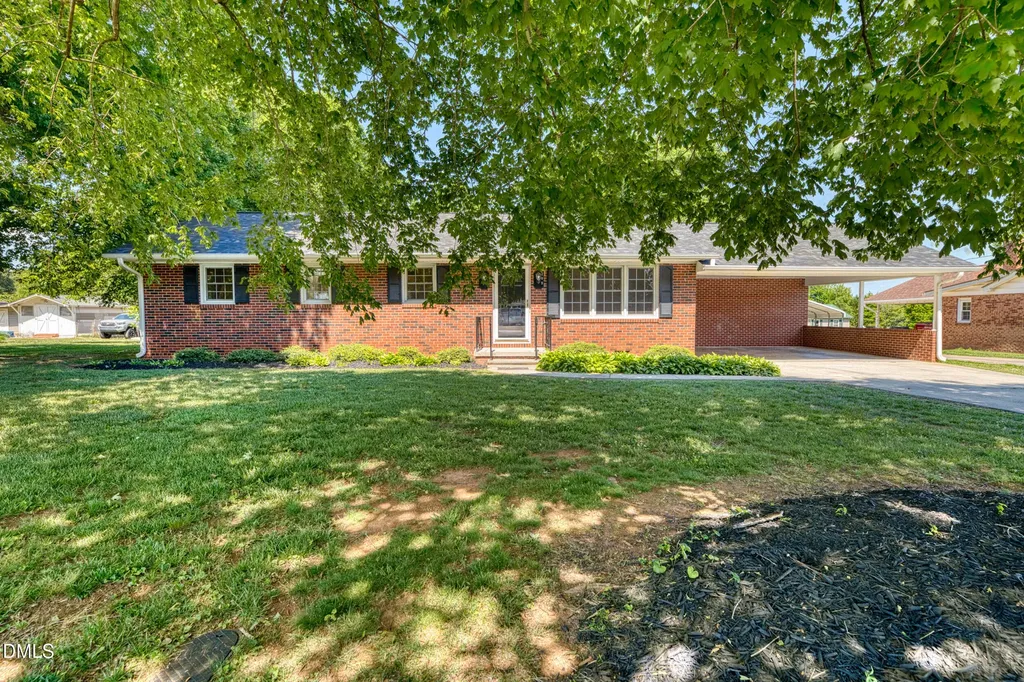 209 N Wilkins Road Haw River NC 27258