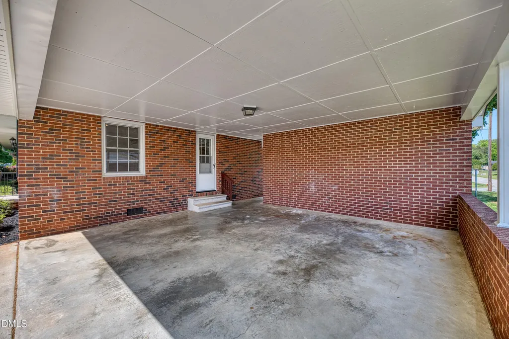 209 N Wilkins Road Haw River NC 27258