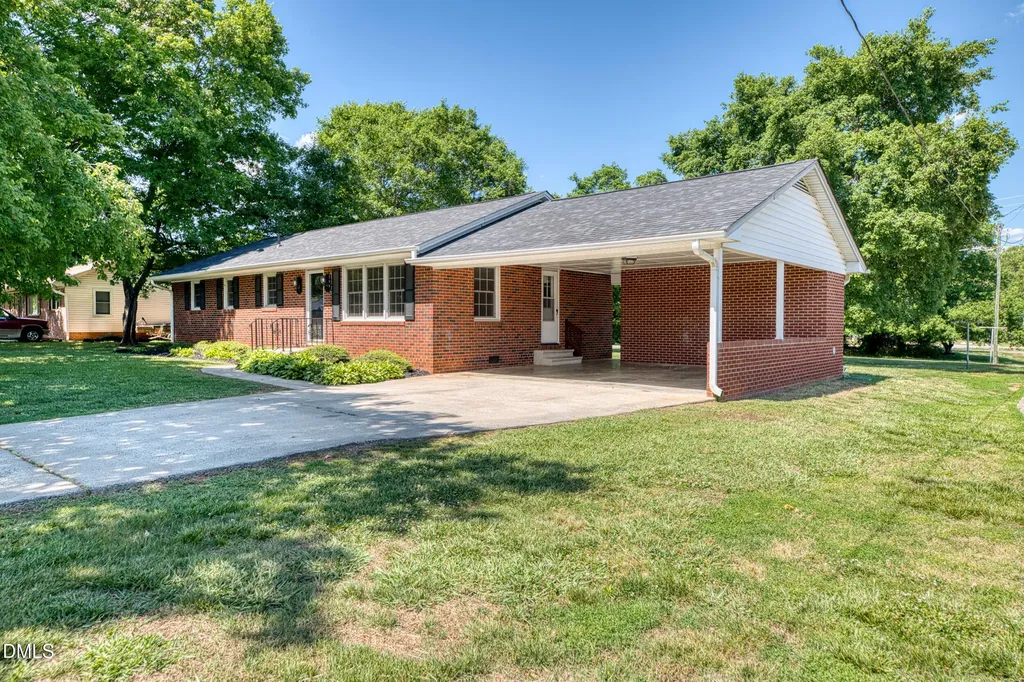 209 N Wilkins Road Haw River NC 27258