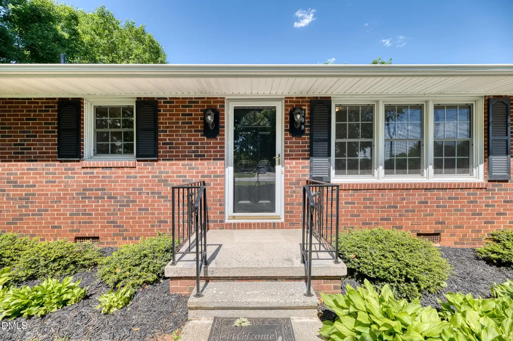 209 N Wilkins Road Haw River NC 27258