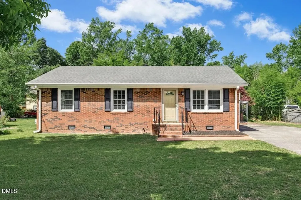 813 Rosemary Street Erwin NC 28339