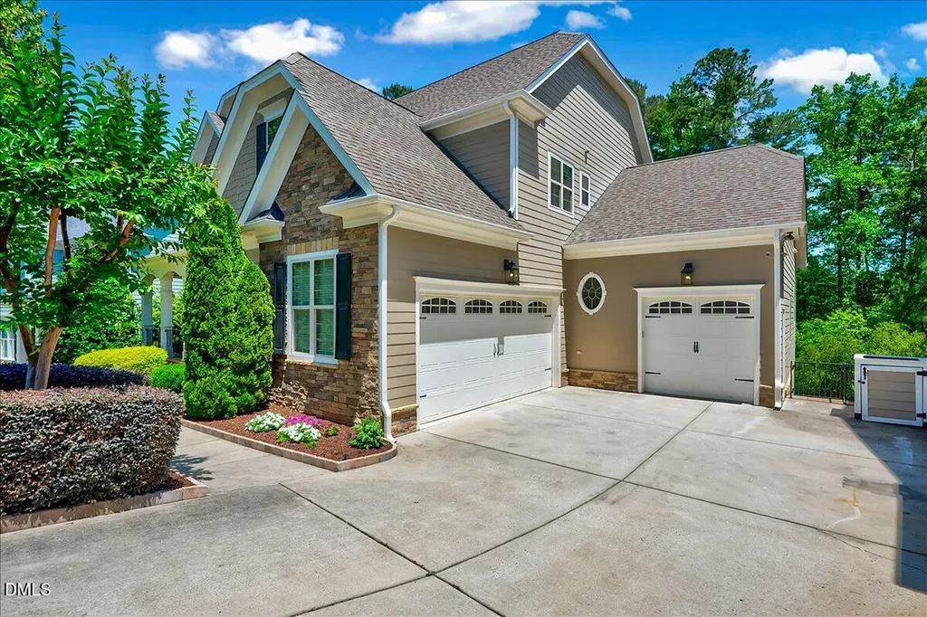 121 Synandra Lane Holly Springs NC 27540