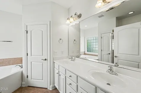 808 Canyoncreek Lane Fuquay Varina NC 27526