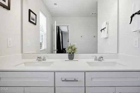 2112 Terrawood Durham NC 27703