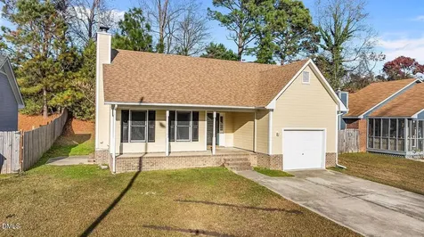 1521 Kara Court Fayetteville NC 28304