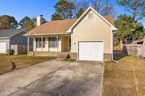 1521 Kara Court Fayetteville NC 28304