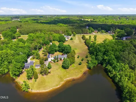 138 Lake Cammack Court Burlington NC 27217