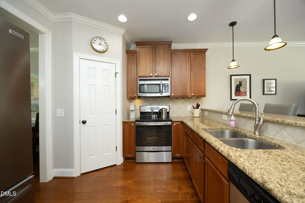 1022 Christopher Drive Chapel Hill NC 27517