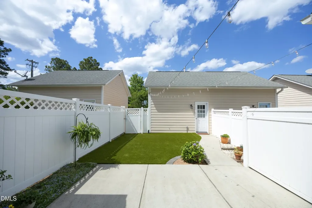 1022 Christopher Drive Chapel Hill NC 27517