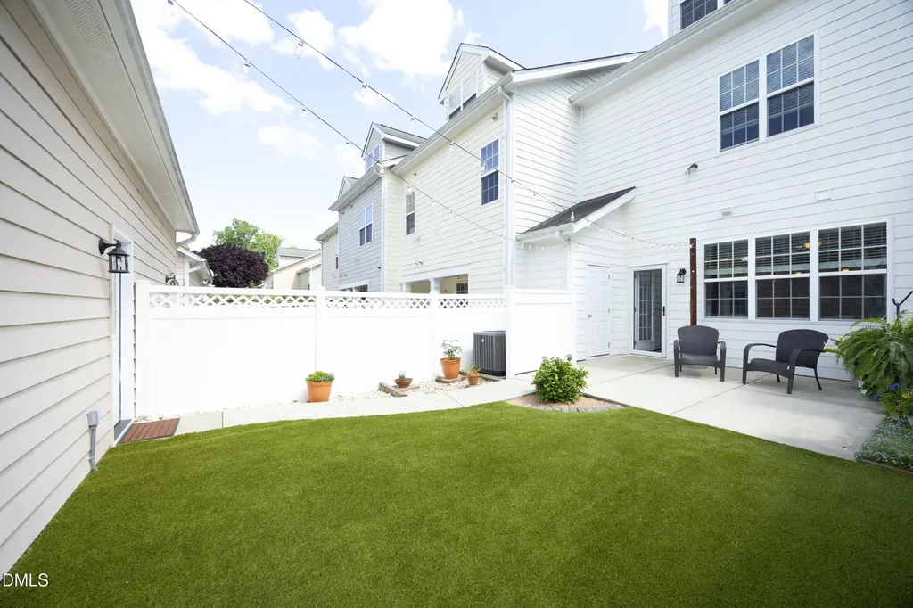 1022 Christopher Drive Chapel Hill NC 27517