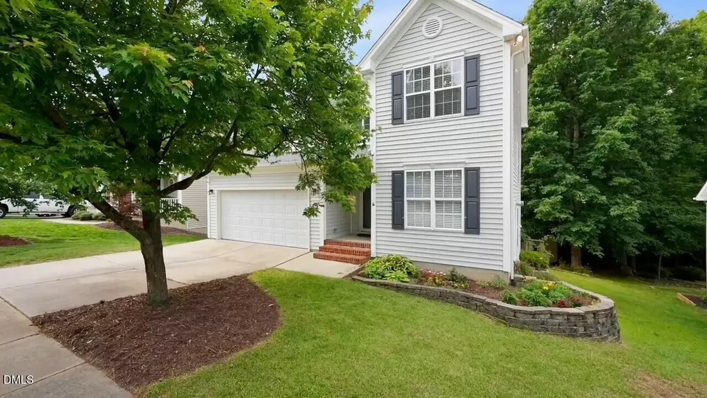305 Holly Thorn Trace Holly Springs NC 27540