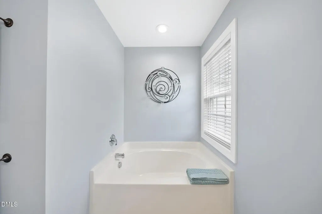 305 Holly Thorn Trace Holly Springs NC 27540