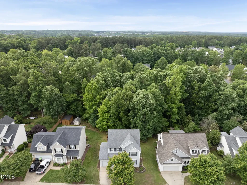 305 Holly Thorn Trace Holly Springs NC 27540