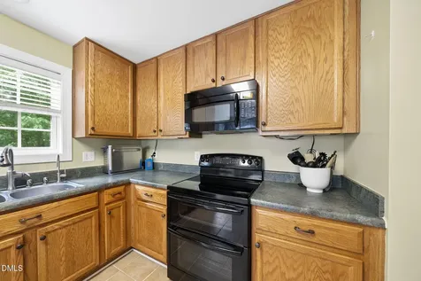 305 Holly Thorn Trace Holly Springs NC 27540