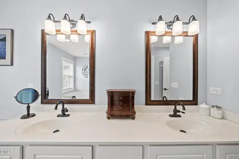 305 Holly Thorn Trace Holly Springs NC 27540