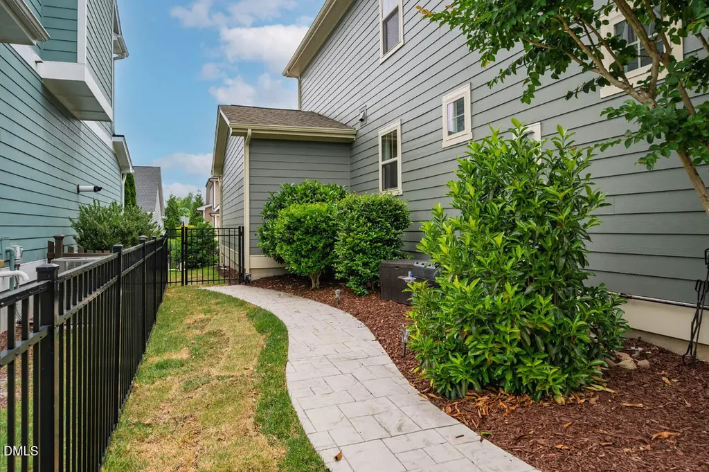 20 Tarwick Avenue Chapel Hill NC 27516