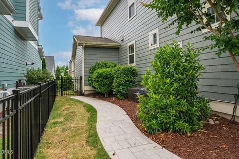 20 Tarwick Avenue Chapel Hill NC 27516