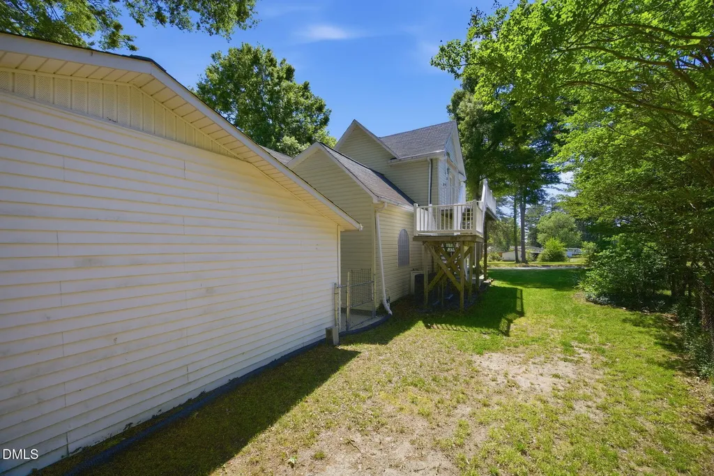 206 Third Avenue SE Taylorsville NC 28681