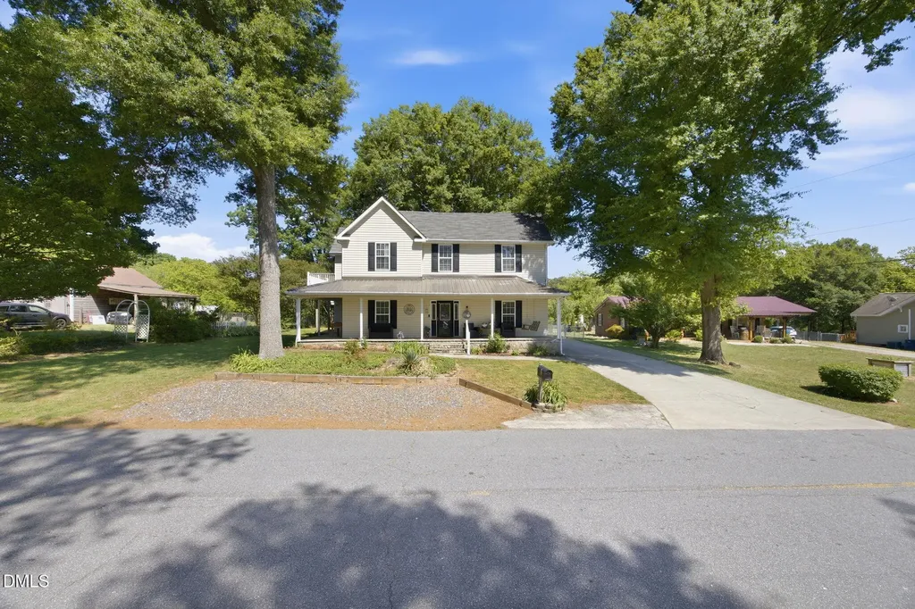 206 Third Avenue SE Taylorsville NC 28681