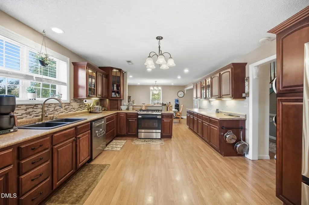 206 Third Avenue SE Taylorsville NC 28681