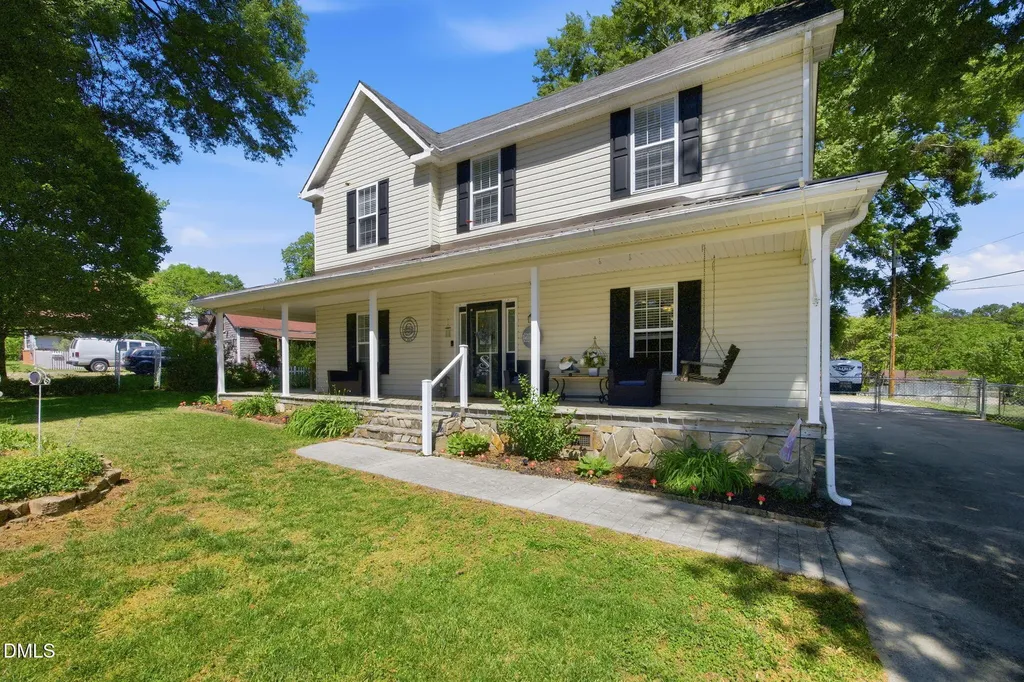 206 Third Avenue SE Taylorsville NC 28681