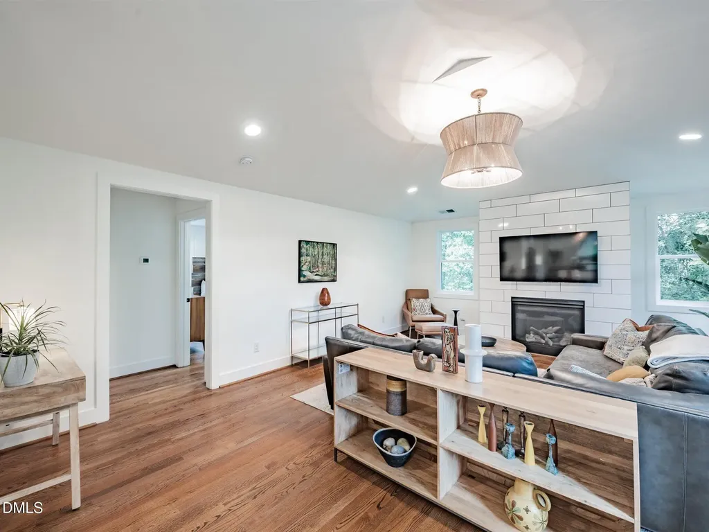 828 Woodburn Road Raleigh NC 27605
