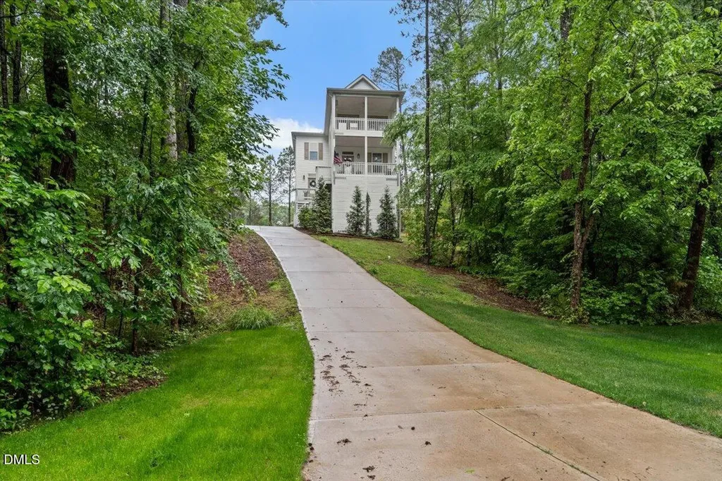 2045 Fernwood Way Henderson NC 27536