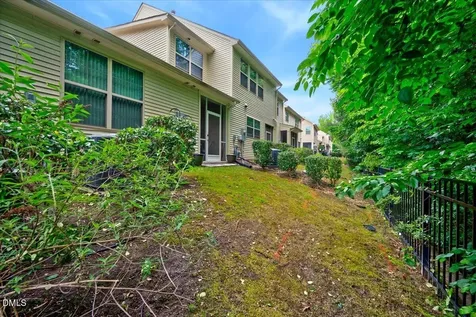 1035 Contessa Drive Cary NC 27513