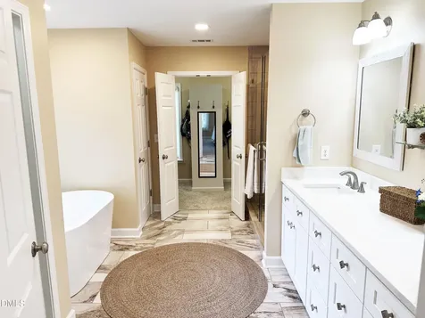 8909 Breeland Way Raleigh NC 27613