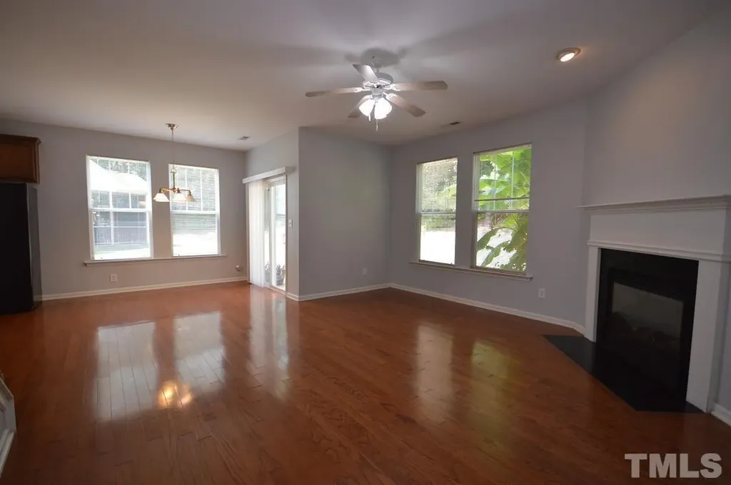 1507 Hinchliff Court Fuquay Varina NC 27526