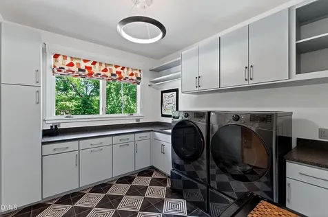 5141 Avalaire Oaks Drive Raleigh NC 27614