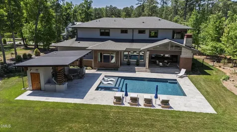 5141 Avalaire Oaks Drive Raleigh NC 27614