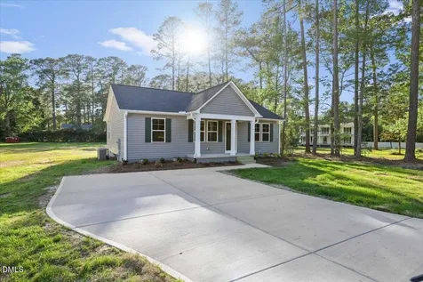 305 N West Street Roseboro NC 28382