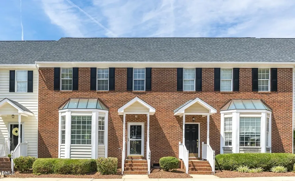 304 Nottinghill Walk Apex NC 27502