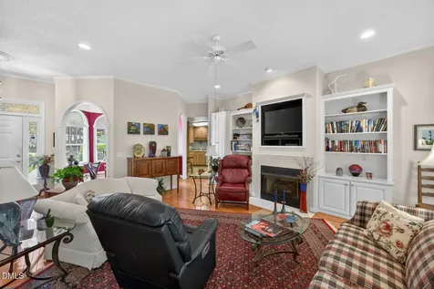13 Hickory Elon NC 27244