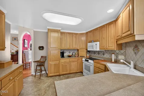 13 Hickory Elon NC 27244