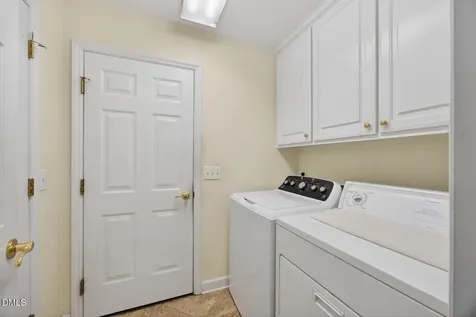 13 Hickory Elon NC 27244