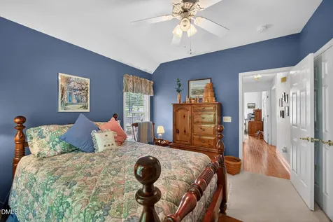 13 Hickory Elon NC 27244