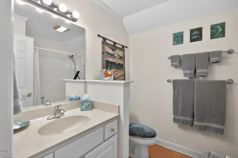 13 Hickory Elon NC 27244