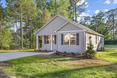 303 N West Street Roseboro NC 28382