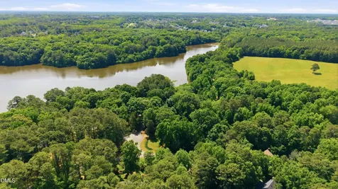 1121 Braswell Creek Point Holly Springs NC 27540
