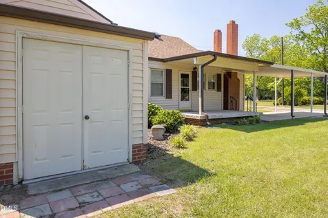 610 N Lincoln Street Benson NC 27504