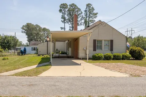 610 N Lincoln Street Benson NC 27504