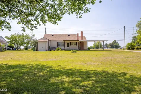 610 N Lincoln Street Benson NC 27504
