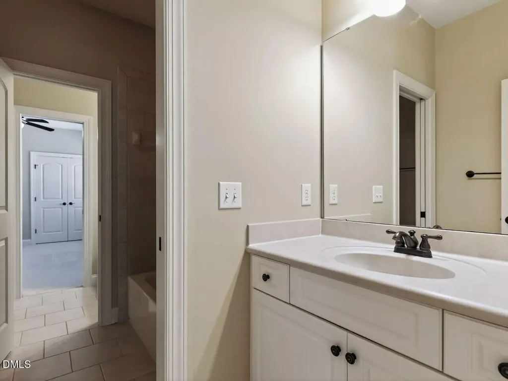 1813 Green Oaks Parkway Holly Springs NC 27540
