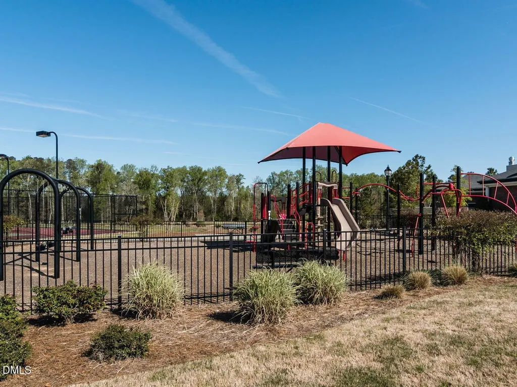 1813 Green Oaks Parkway Holly Springs NC 27540
