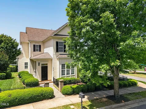 1813 Green Oaks Parkway Holly Springs NC 27540