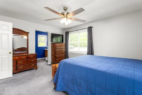 2627 White Pine Lane Mebane NC 27302